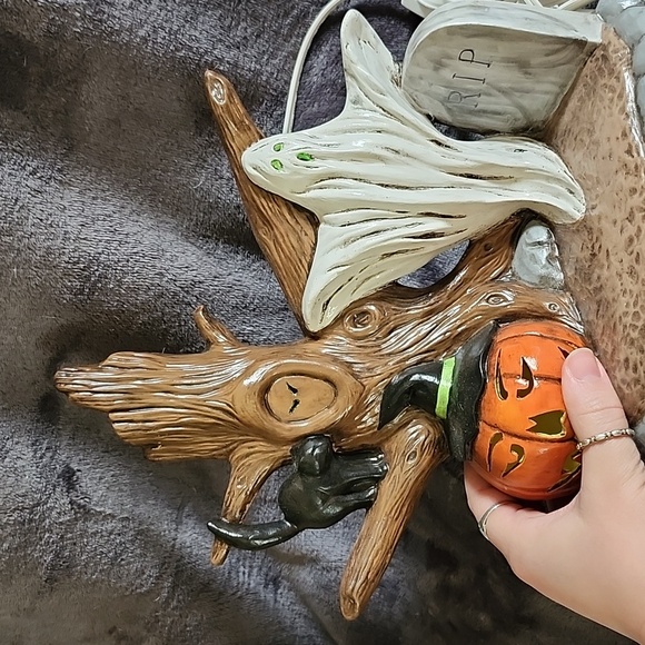 Ceramic hand painted Halloween light up fixture. Halloween decorations - Picture 3 of 9